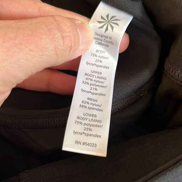 Athleta medium black with tan and gray cropped leggings - 2351 - Picture 4 of 4